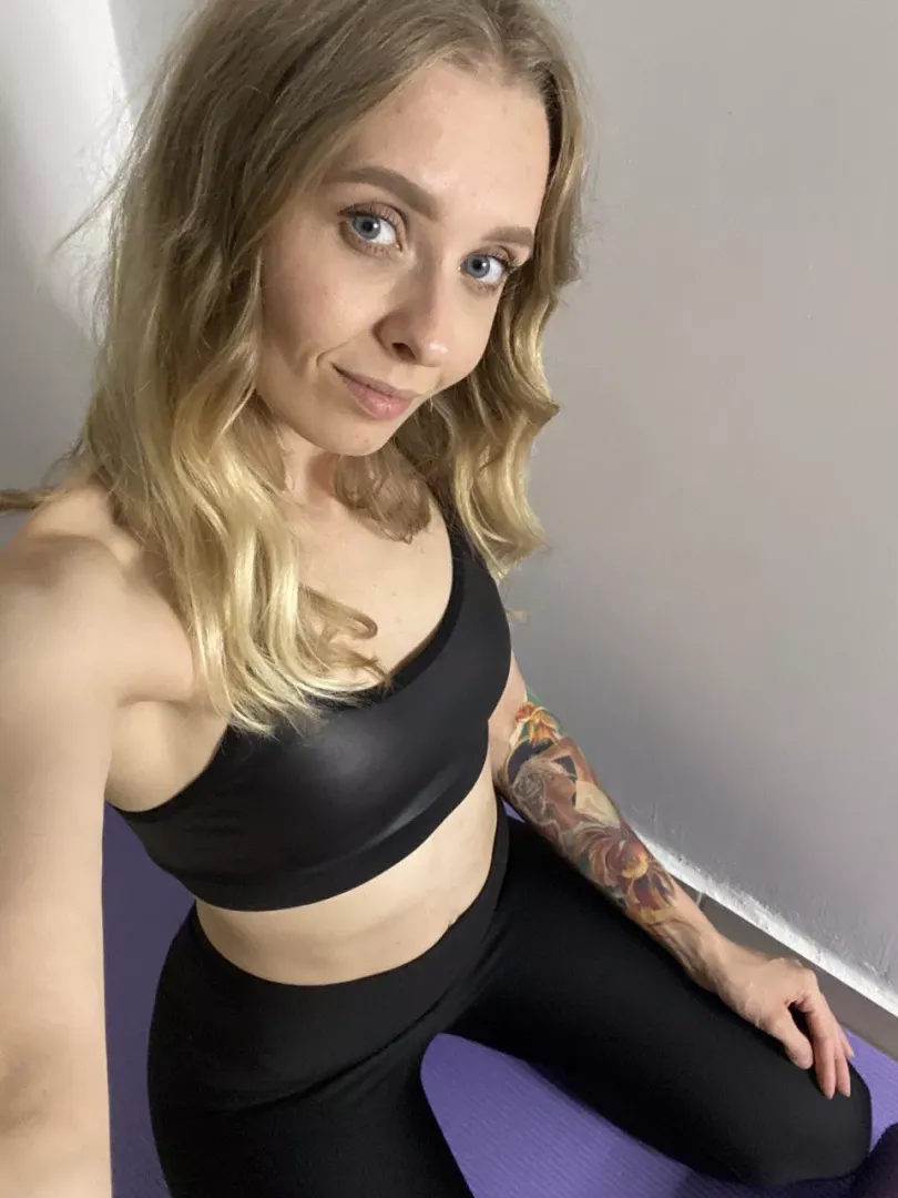 I feel great after my home workout. Hope you're having a happy day