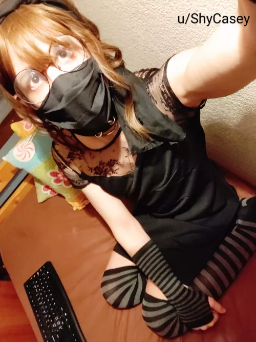 i feel kinda gothic 🤭