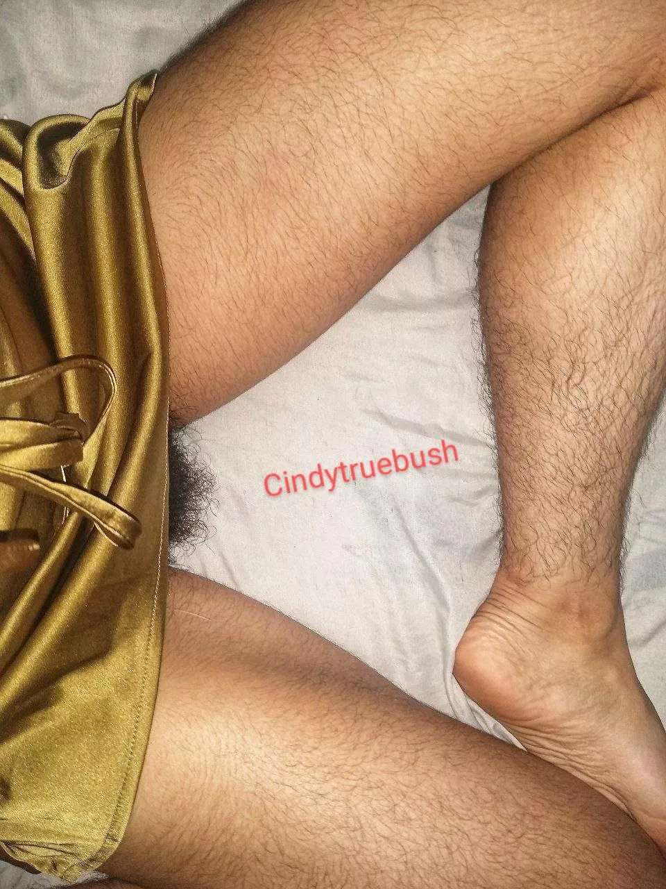 I feel more feminine with my body hair,what do you think? ☺️