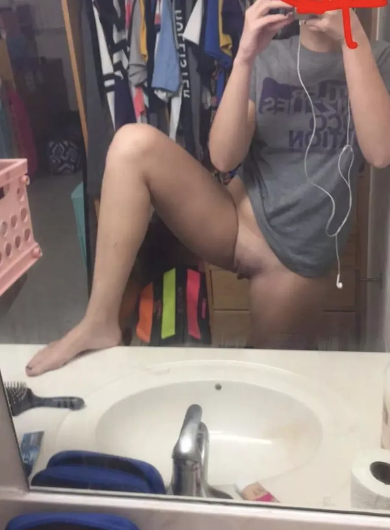 I found a nude I sent to my boyfriend from college 5 years ago. What do you think? Should I find more?
