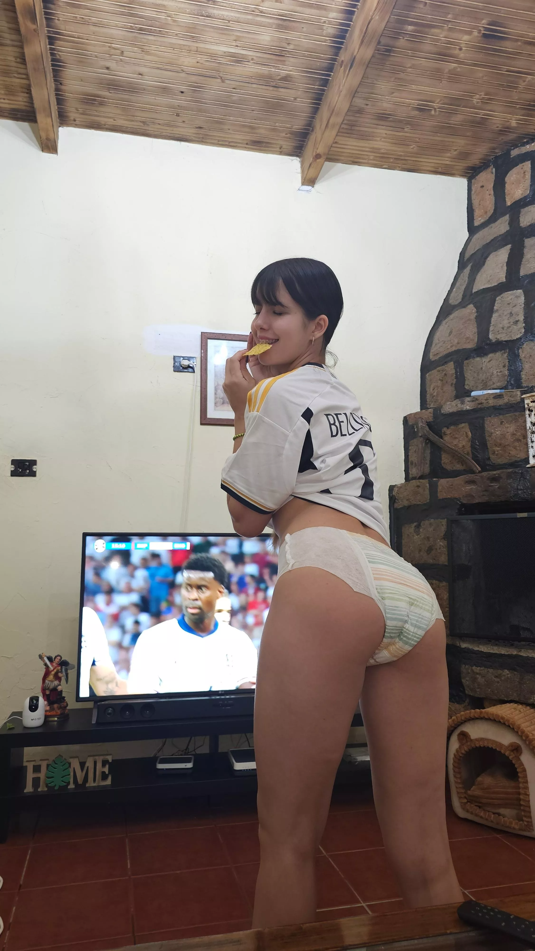 I go with Spain with a Bellingham shirt 😆...