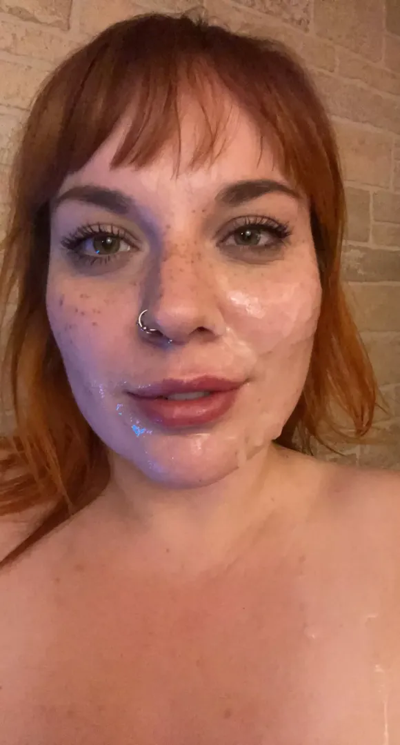 I had so much fun hosting my very first gloryhole on the weekend! I’m happiest when I’m covered in cum, I guess.