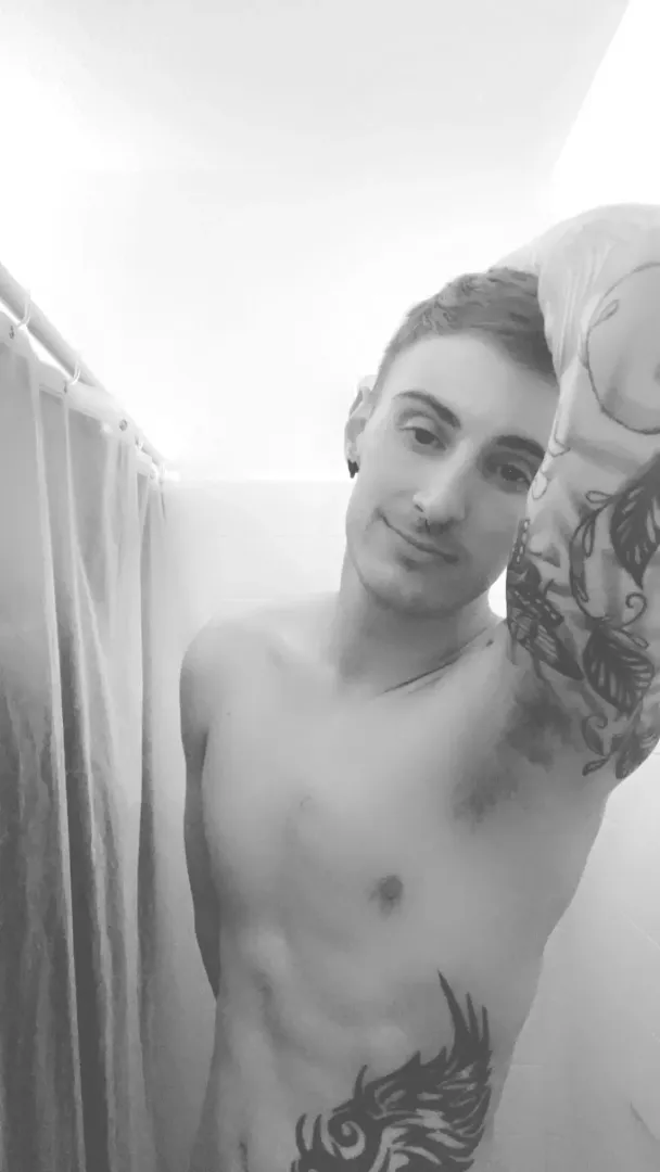 I hate showering alone…🤷🏻‍♂️