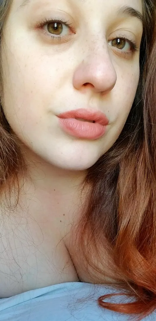 I have a freckle on my lips..no the other set