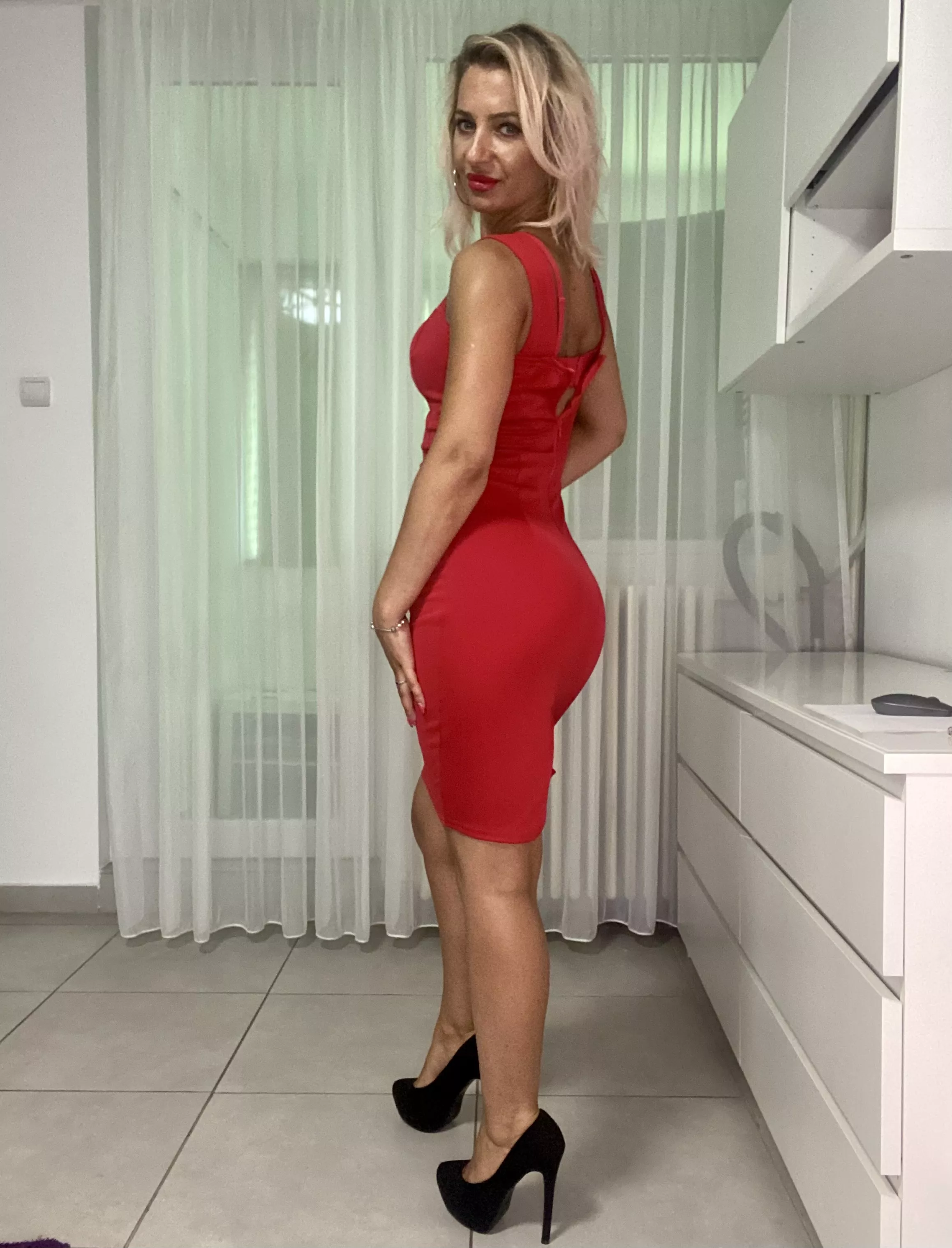 I have a question for you! Which color is my lingerie?