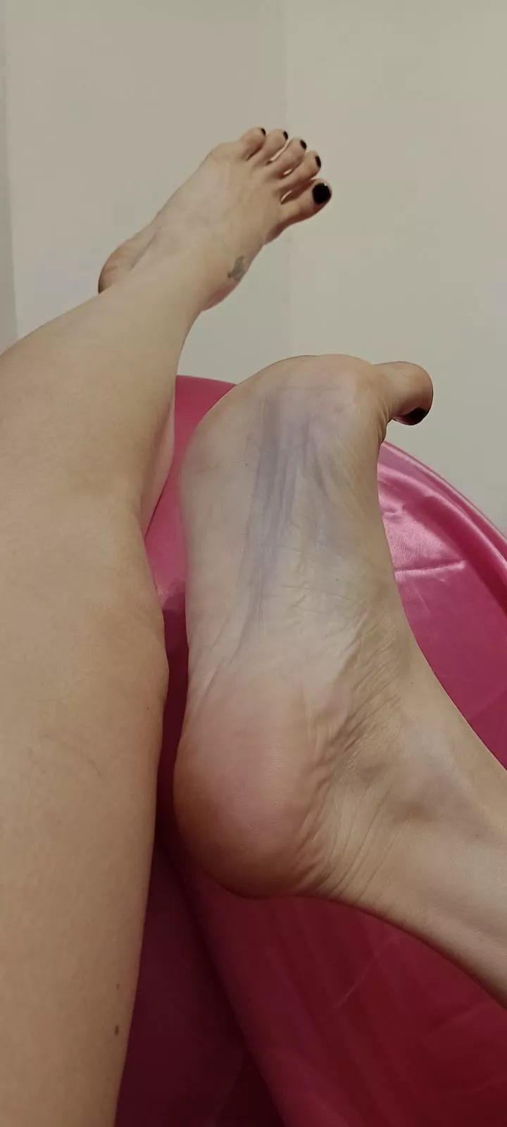 I have beautiful feet? what do you think?