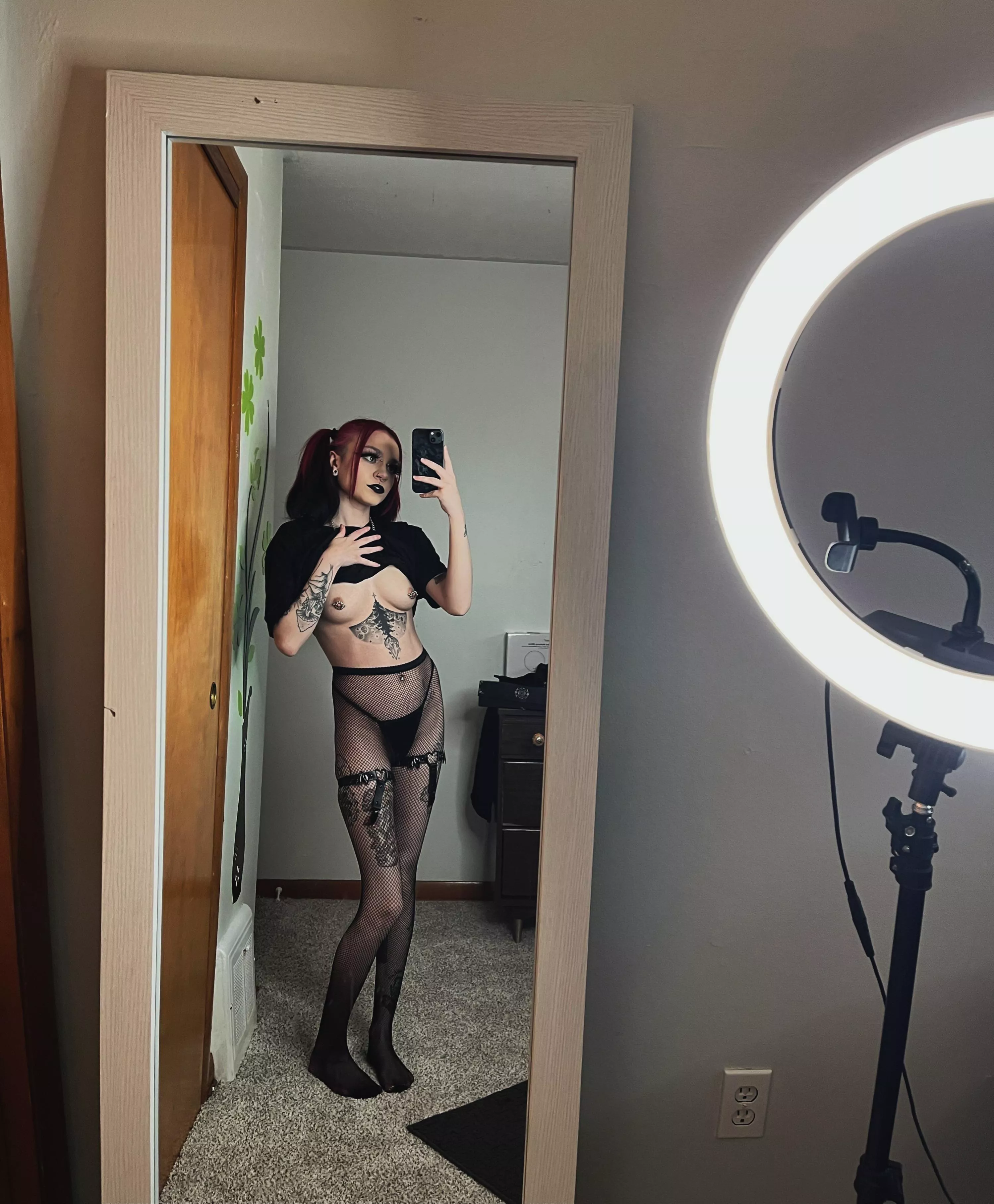I heard goth girls ruin your life, you interested? 😏