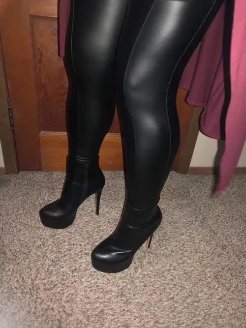 I hope you like my leggings.
