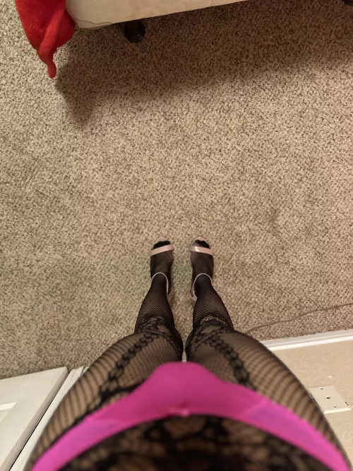 I hope you like my lil bulge 🥺