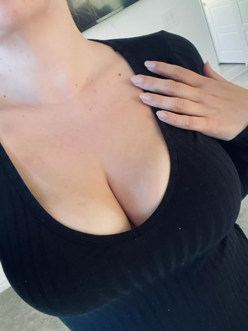 I hope you like my work cleavage [26f]
