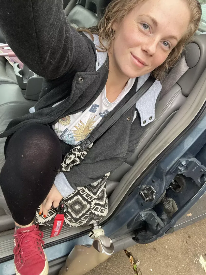 I hope you like one legged hotties [F]