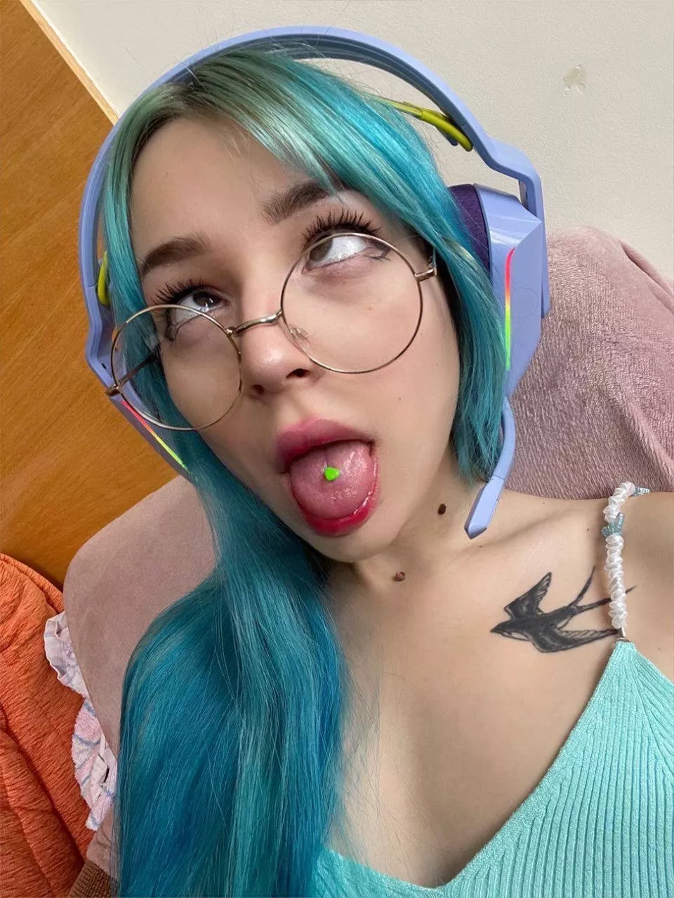 I imagine how you tease me during my game session...ohh so hot! hehe