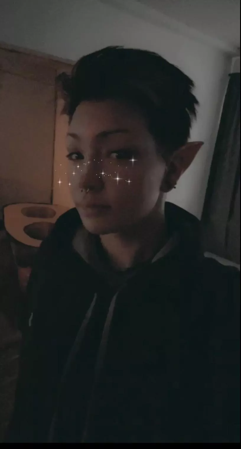 I just wanna be an elf 🥺 why can’t I be a beautiful goth woodland creature 25/8? (23 ftm/femboy)