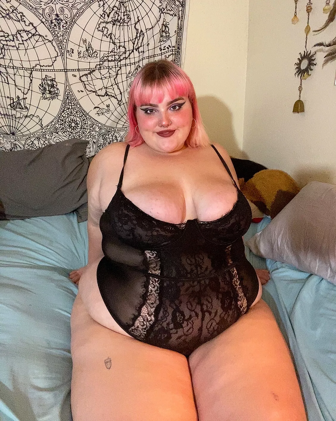 i just wanna sit on your face until i cum in your mouth