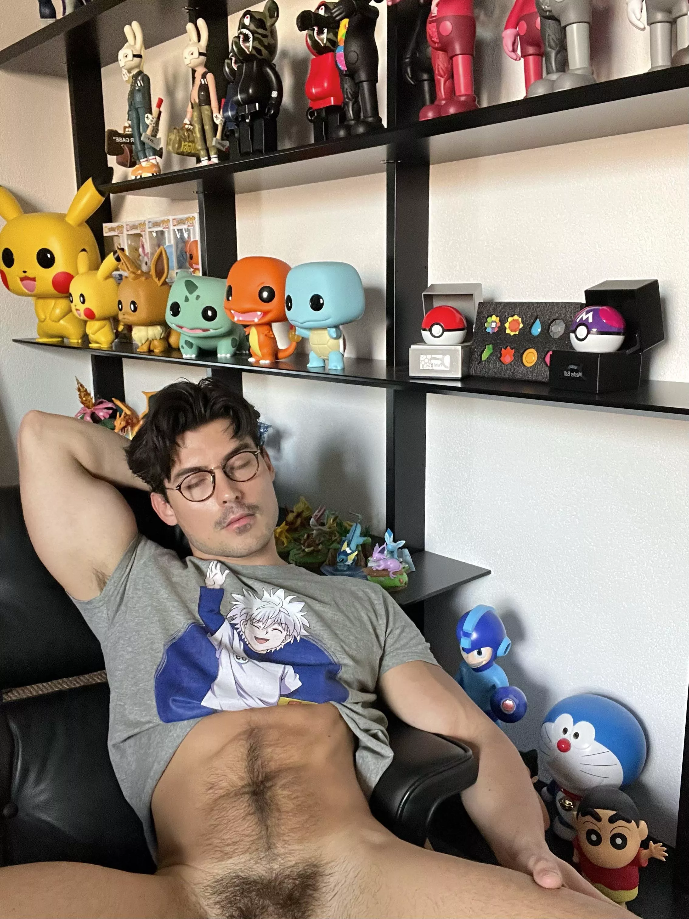 I just want a boyfriend who will suck my D while watching anime 🥺✨