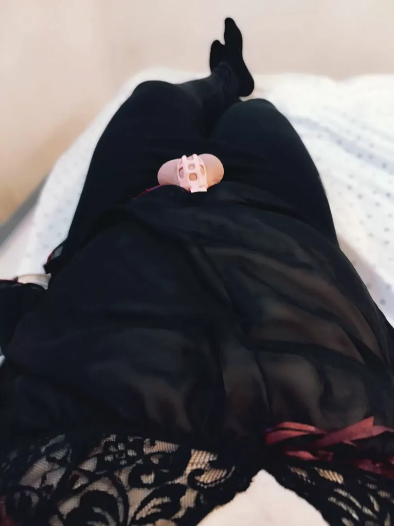 I just woke up and felt extremely submissive and cute. 🎀🔒