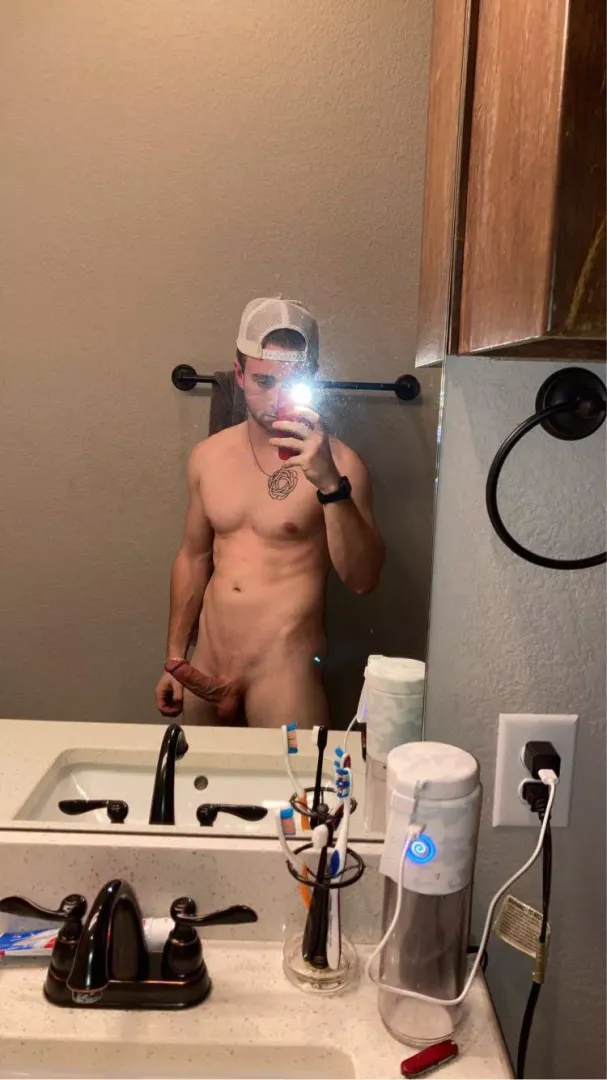 I just worked 21 hours straight and all I want rn is someone to give my cock attention 😫😈hmu