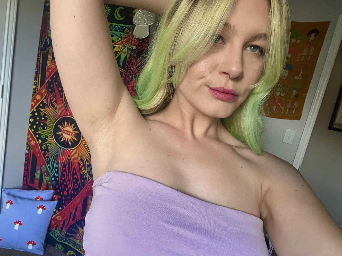 I know you want to come lick these freshly shaved armpits
