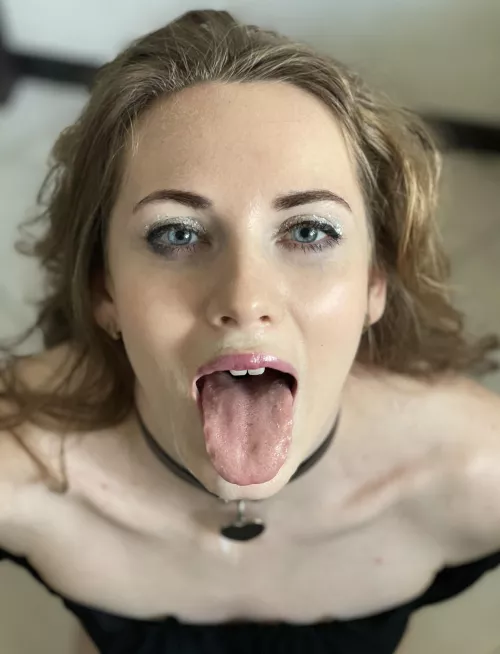 I like it when my tongue is covered with cum