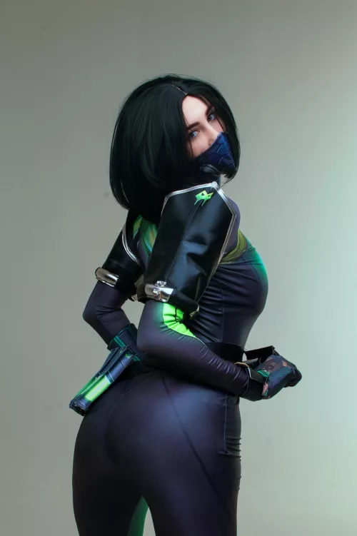 I like my cosplay, but I'd like it better if you ripped it on my ass.
