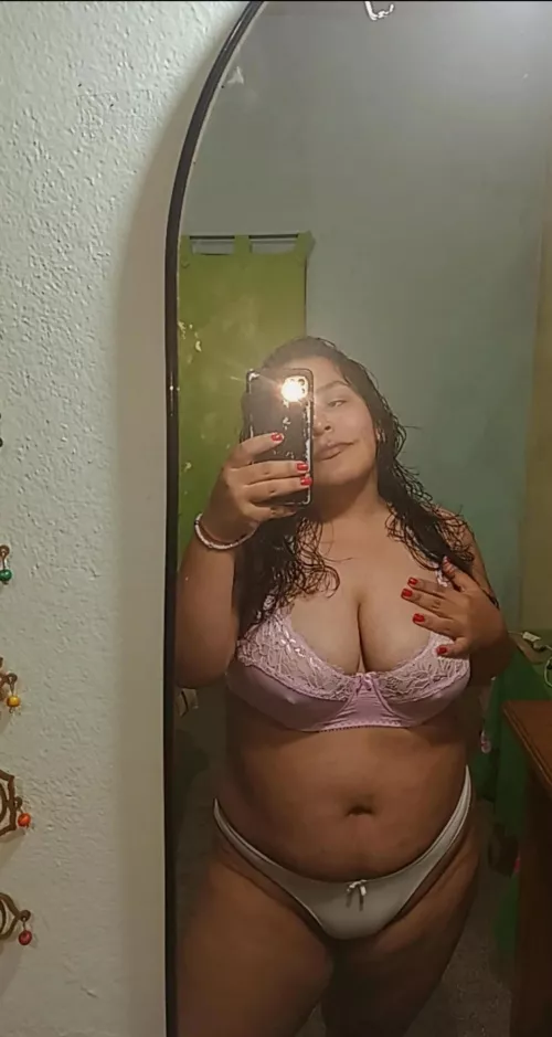 I like red nails 💋