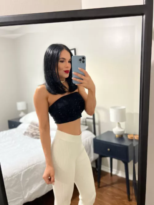 I like showing off my crop top