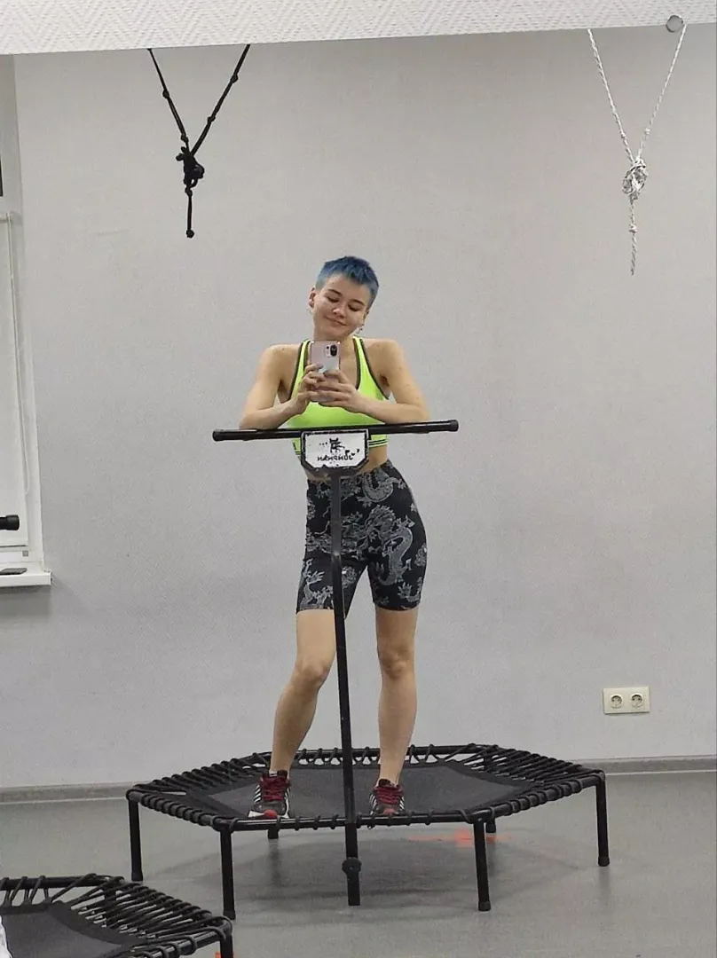 I like to play sports and watch my sexy figure