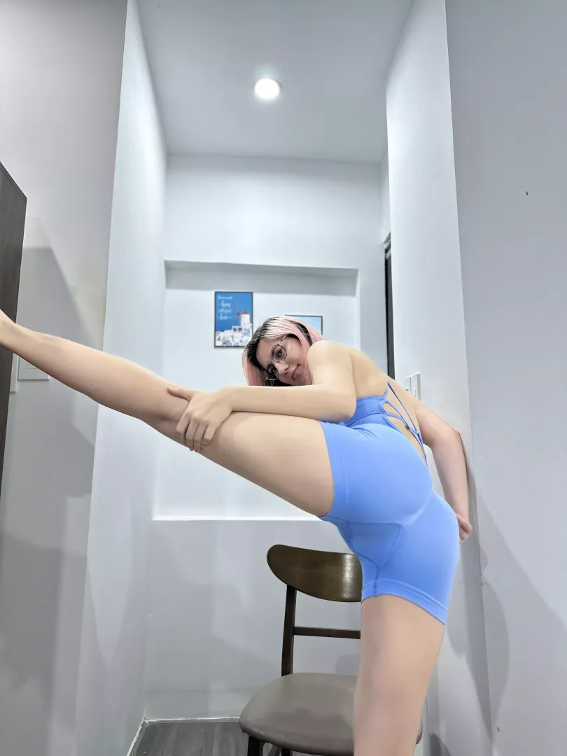 I like to show off my stretching