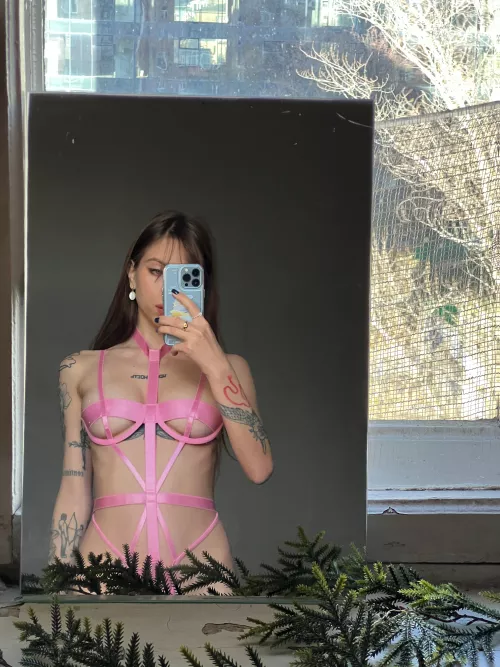 I like to take selfies when I'm in sexy lingerie