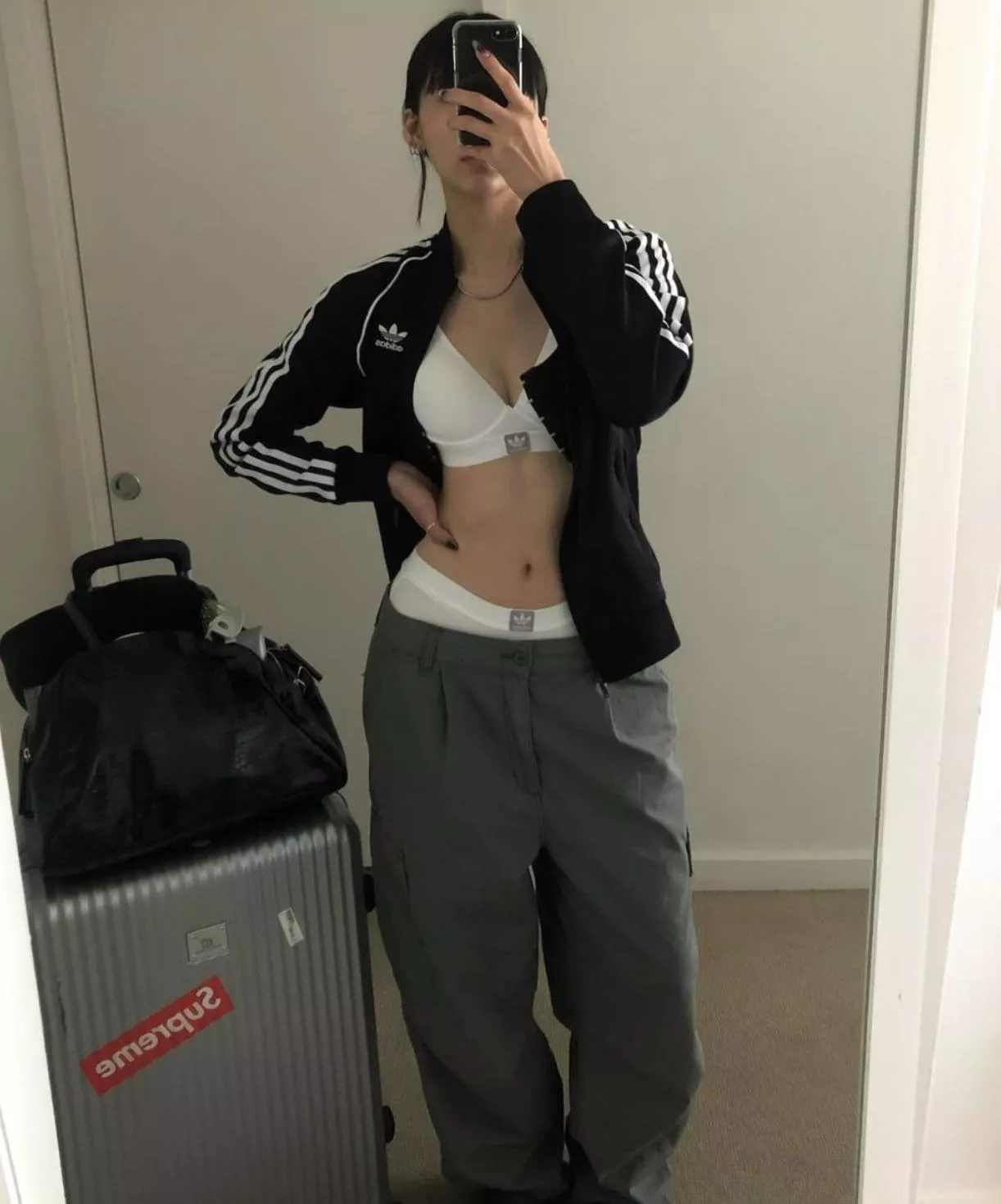 I like to wear adidas on flights ✈️