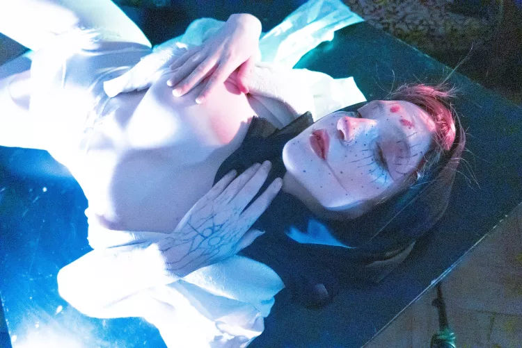 I like to wear make ups like this. Feels like this is real me