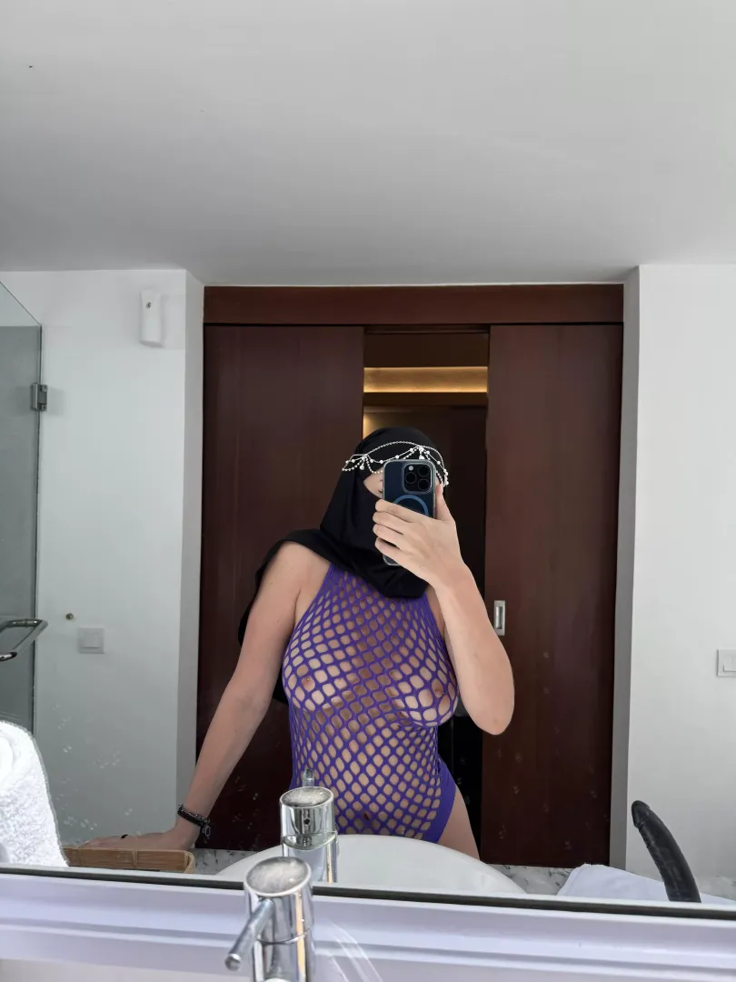 I like to wear such revealing clothes to please you
