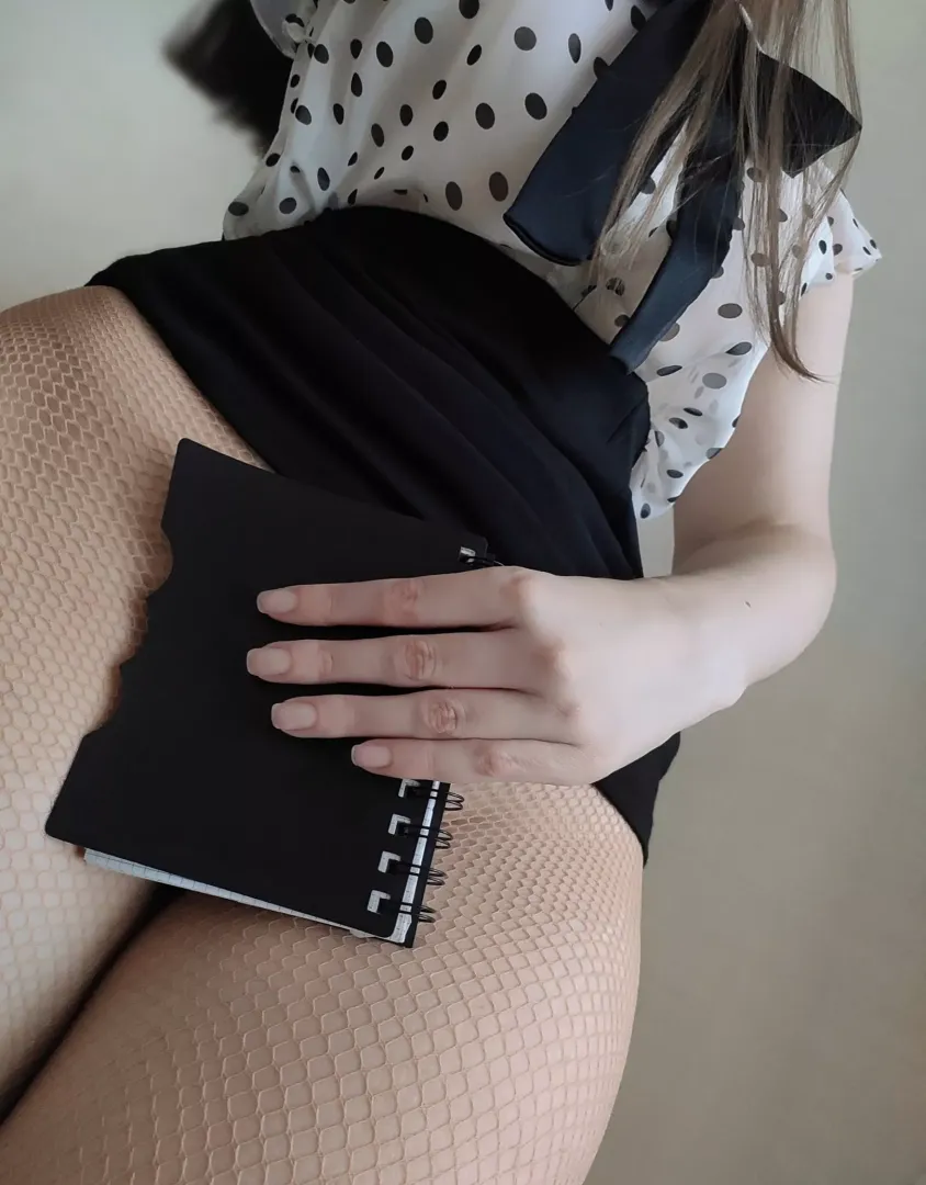 I like to wear tights without panties