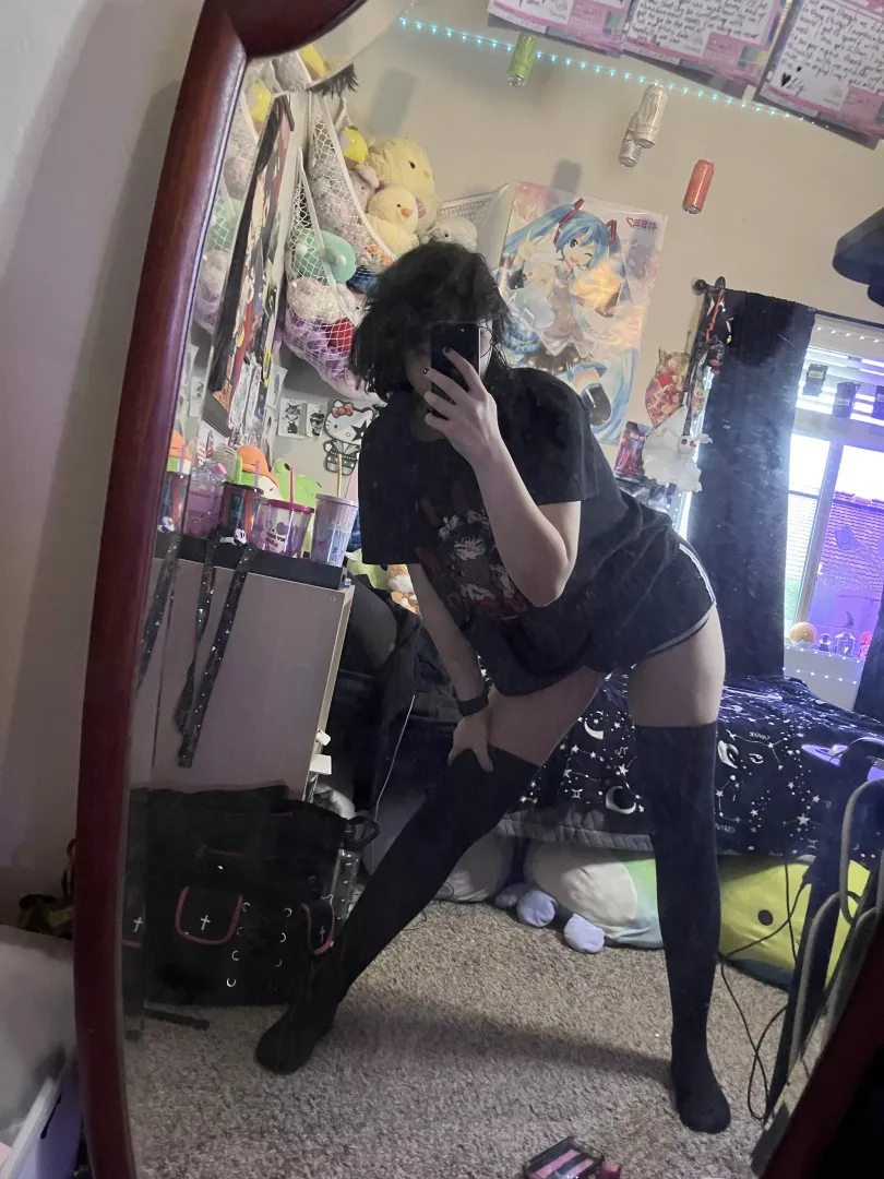 I live in a very chaotic femboy room lol