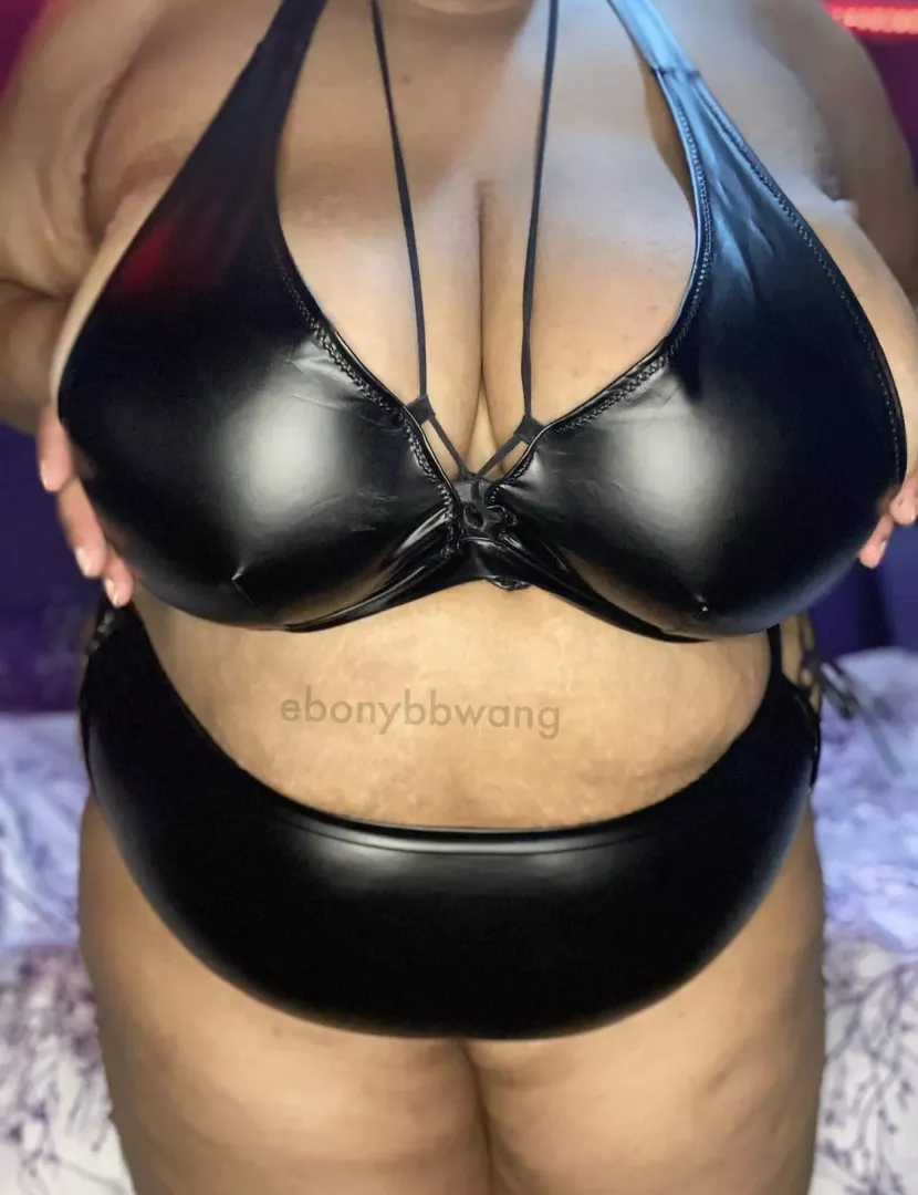 I look good in leather