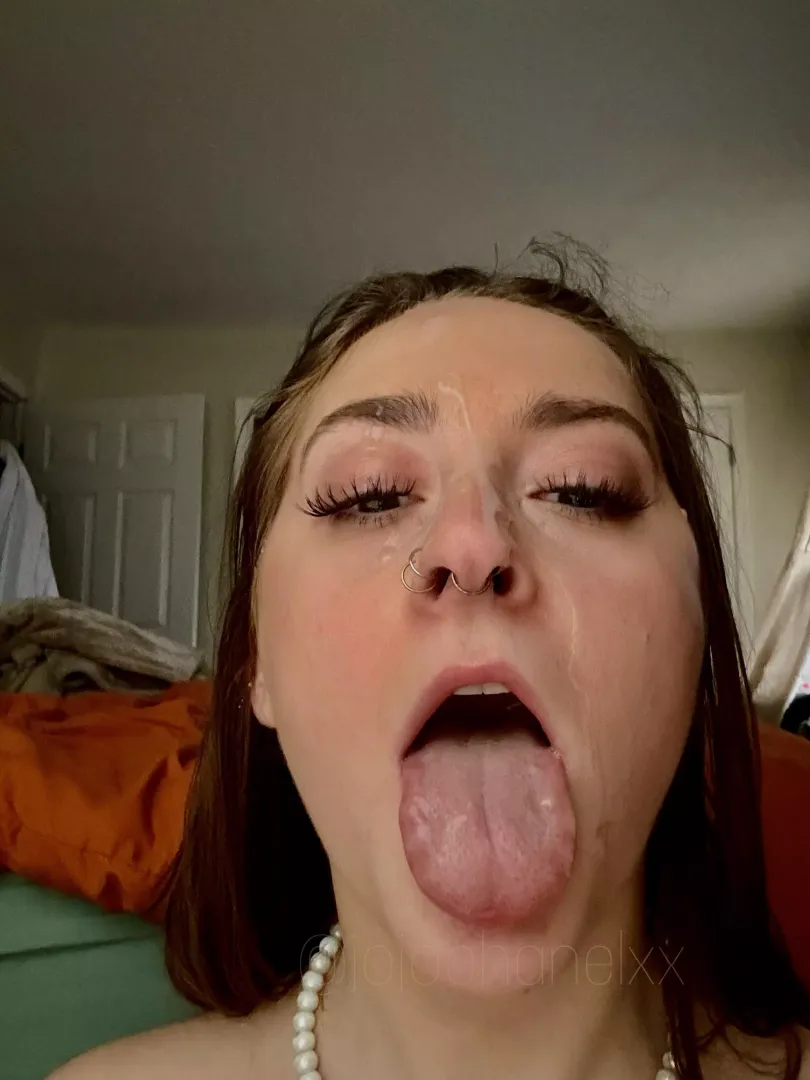 i look so cute with cum on my face ♡