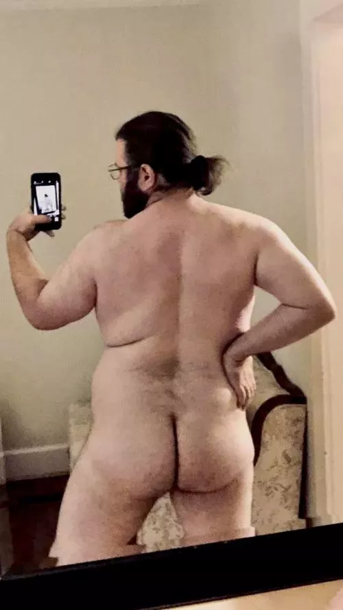 I love a mirror. DM me if you like what you see.