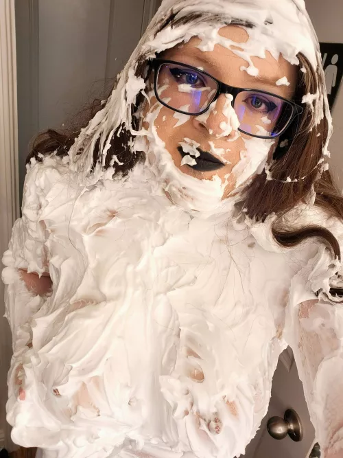 I love being covered in cream 😍🤍