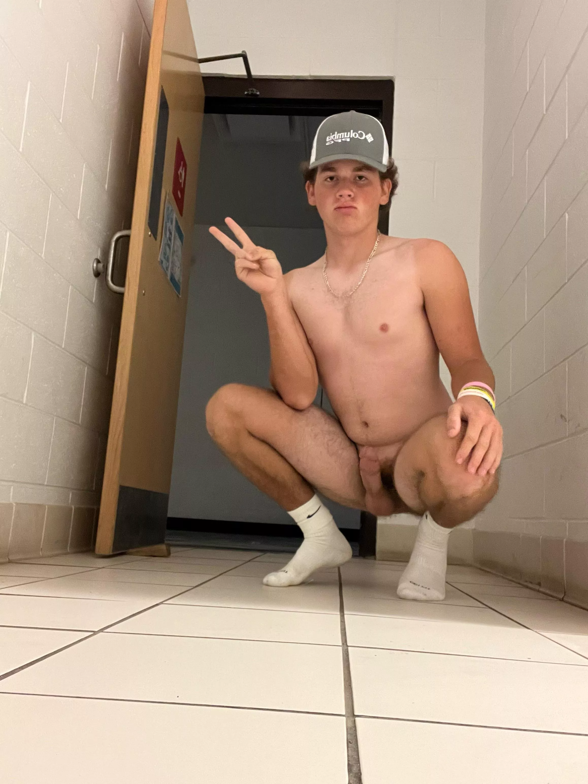 I love being in public!! 🍆✌🏻