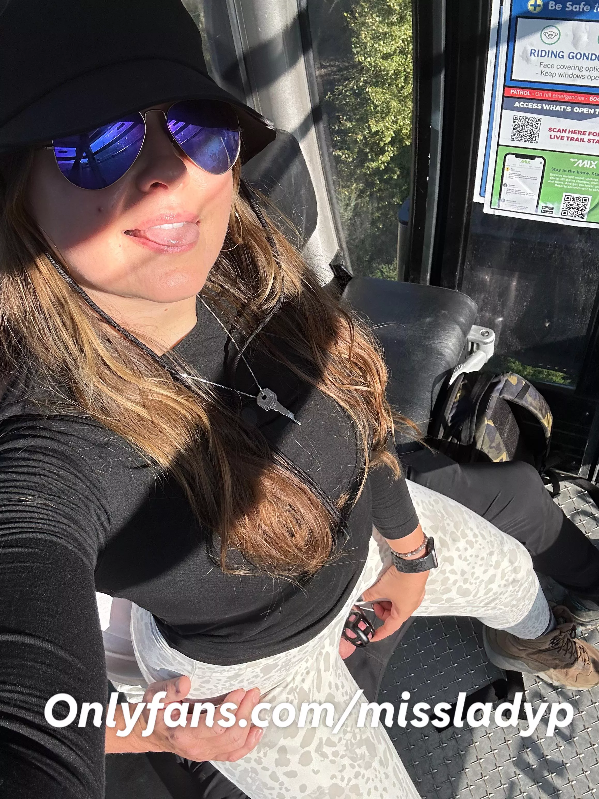 I love being the holder of this dick..especially when we get a gondola for ourselves and I get to tease 😈 Keep tabs on me and you may find some yummy LOCKTOBER instructions you can follow 😜😜