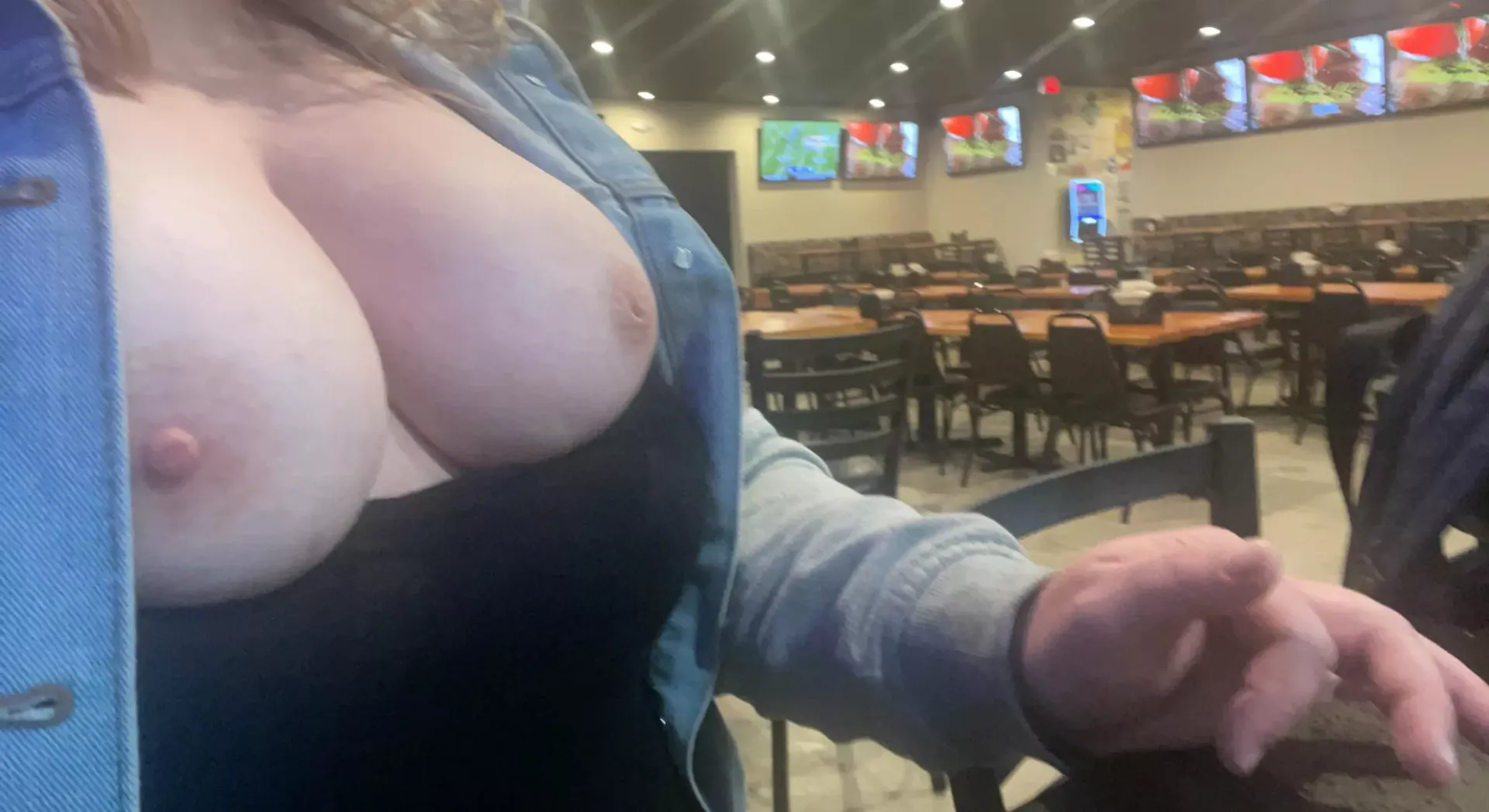 I love being the last one at the bar (f)