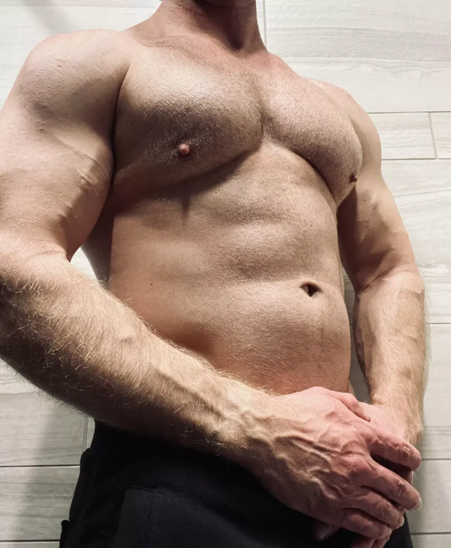 I love being thick 😈 [37]