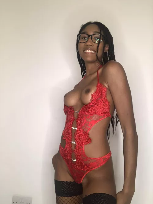 I love bodysuits with cut outs in them 😍