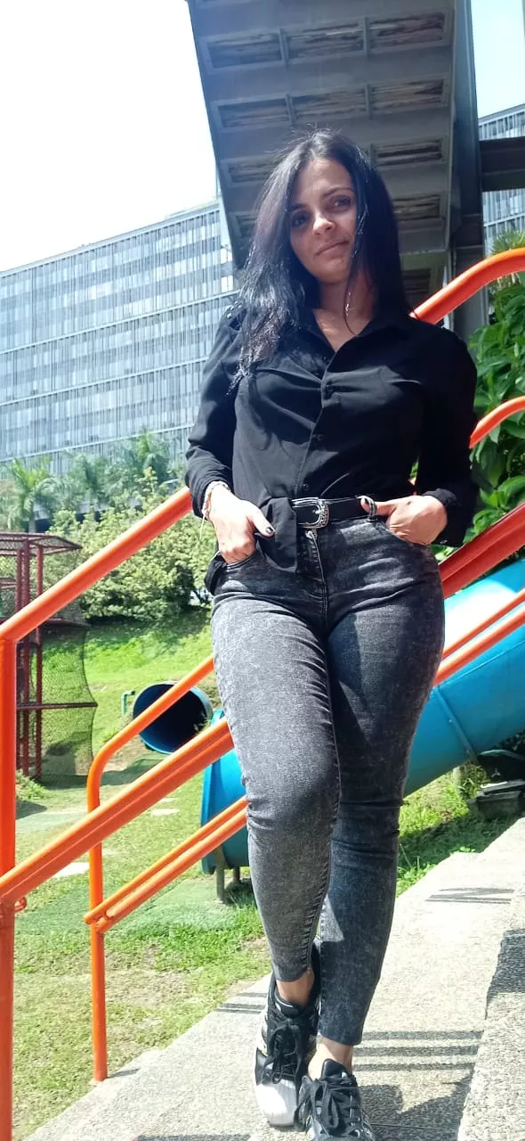 I love casual Fridays at work. Sexy under it of course. Wanna see?