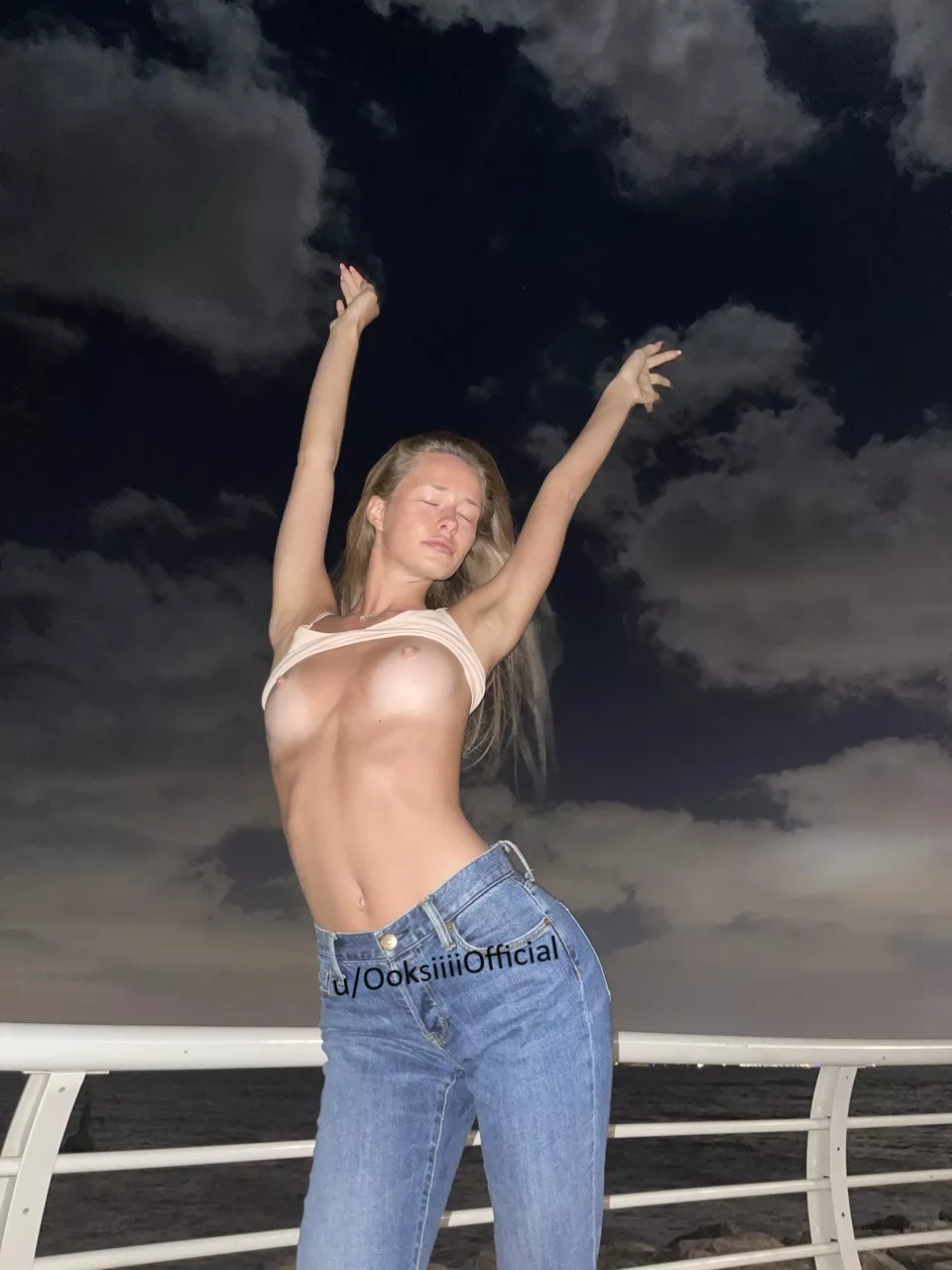 I love flashing my titties