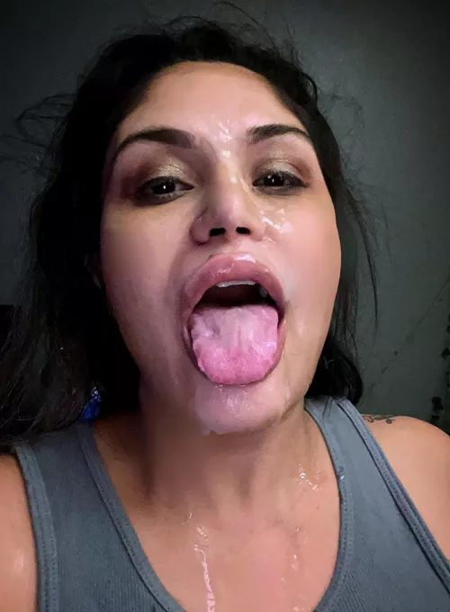 I love getting a facial with his cum.💦
