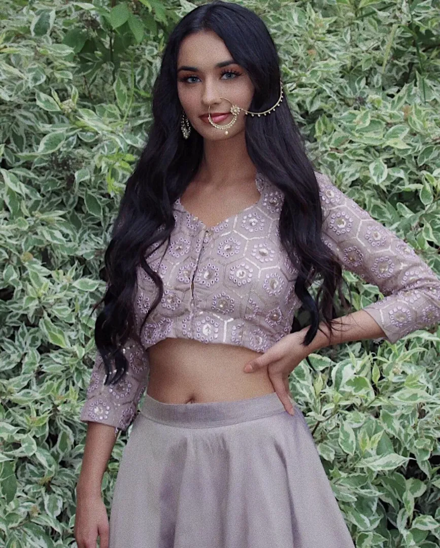 I love hiding my assets underneath my traditional Indian clothing. [F]