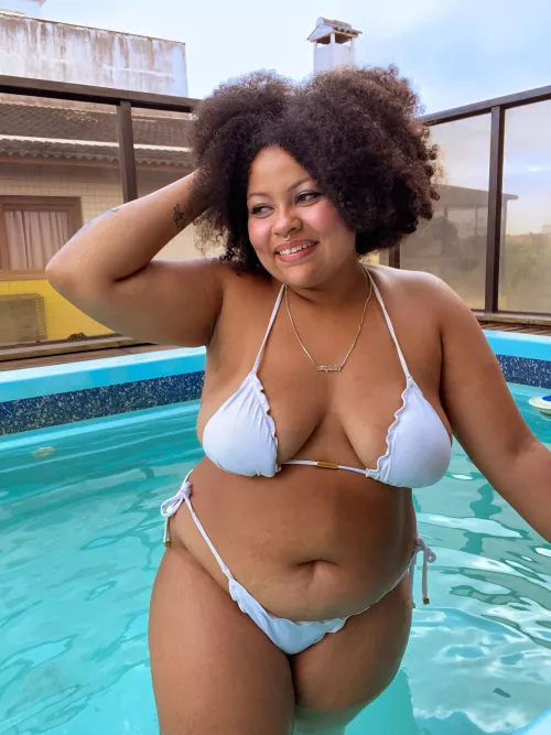 I love how my body looks in this pic