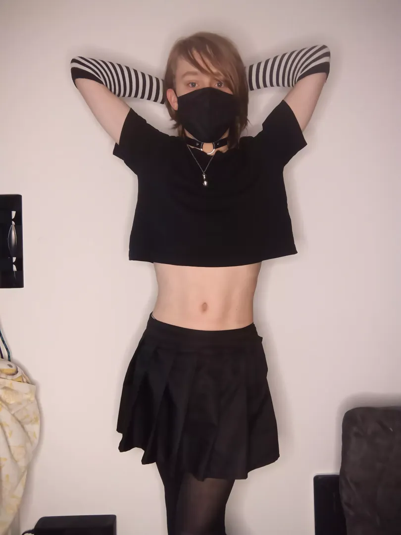 I love how my midriff looks in this photo