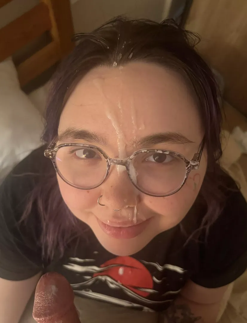 I love it when my face is thickly covered with warm cream